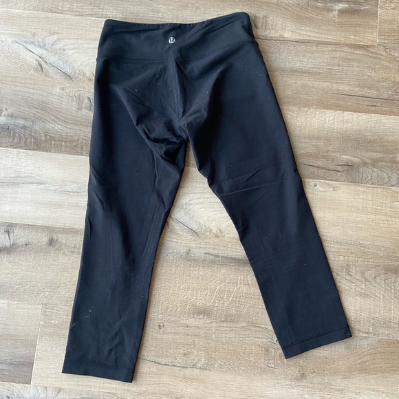 Black cropped Lululemon leggings - Picture 2 of 2